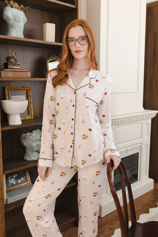 Long-Sleeved Women's Pajama Set in Book Club